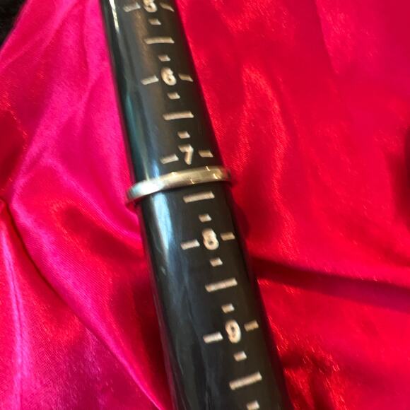 Sterling Silver Avon CZ Flower Sparkly Ring Size 7.25 - Picture 6 of 7